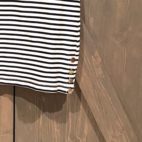 Striped Tank Top - Picture 3 of 5